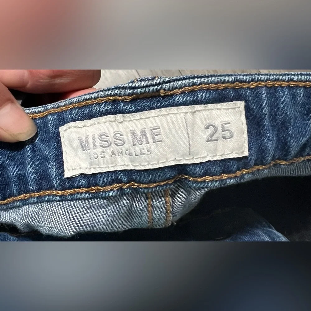 Miss Me High Rise Straight Leg Distressed Denim Jeans Button Fly Classic Fit